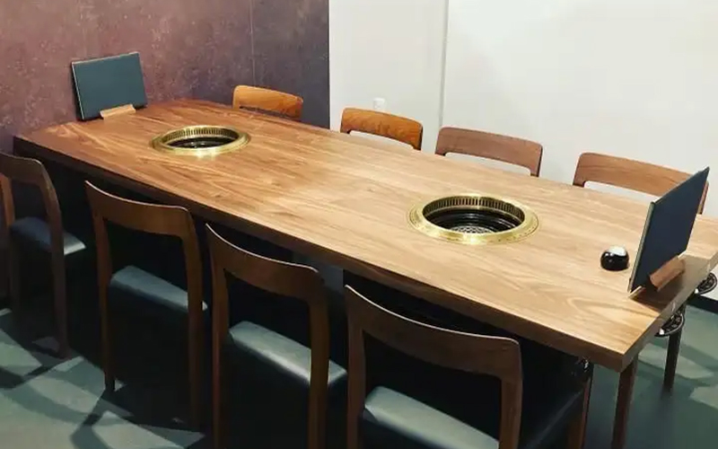 焼肉 赤星 内観